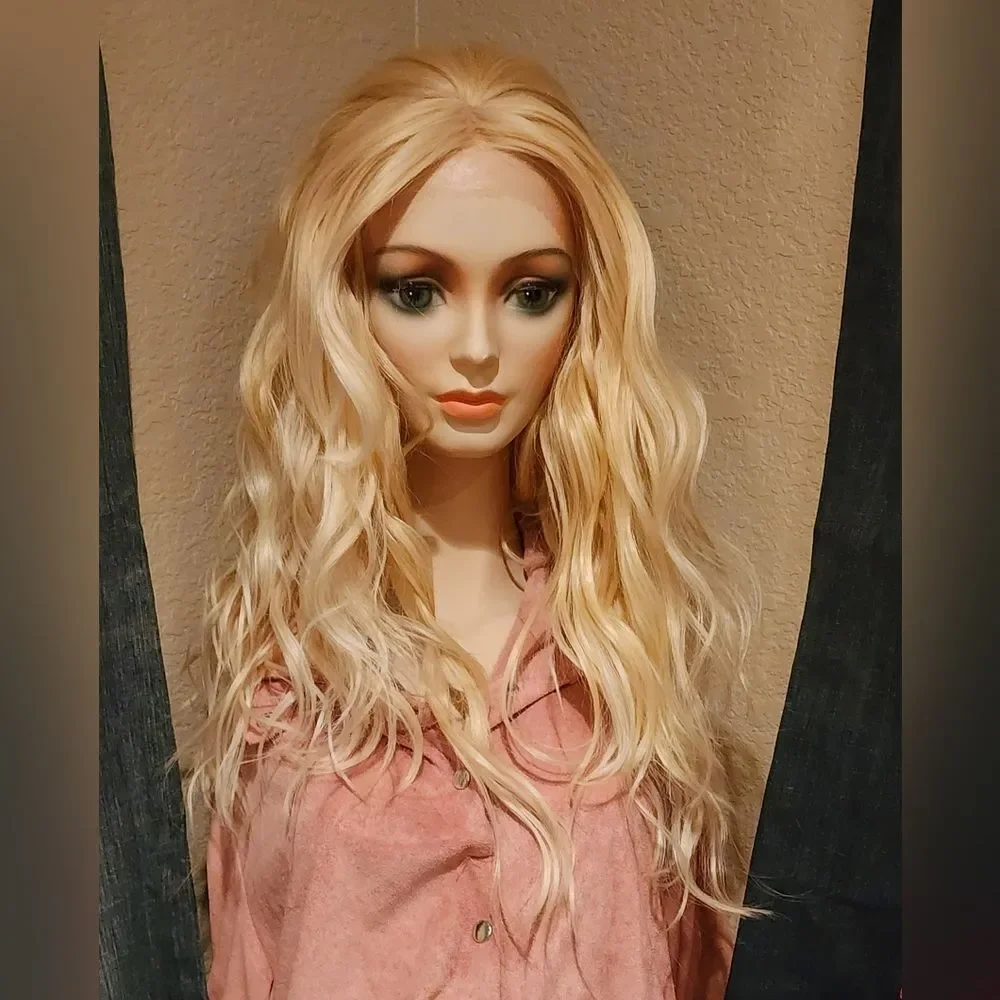 NEW Light Blonde Mix  Lace Front Wig, Heat Resistant! NWT